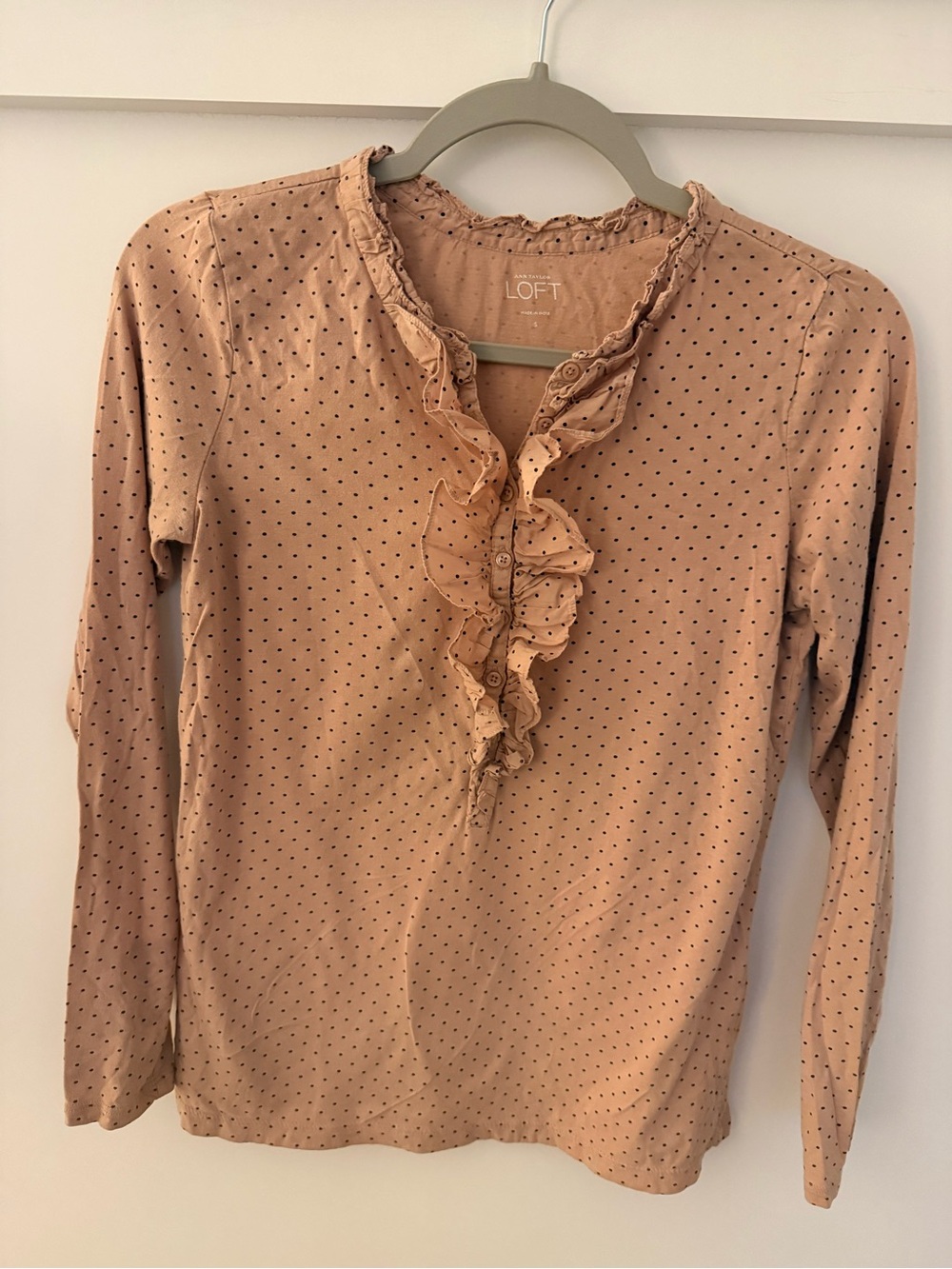 LOFT Women's Ruffle Henley Top in Blush Polka Dot